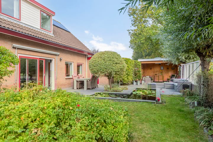 Photo 7 of Bisschopstraat 37