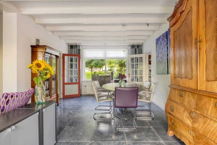 Photo 17 of Bisschopstraat 37