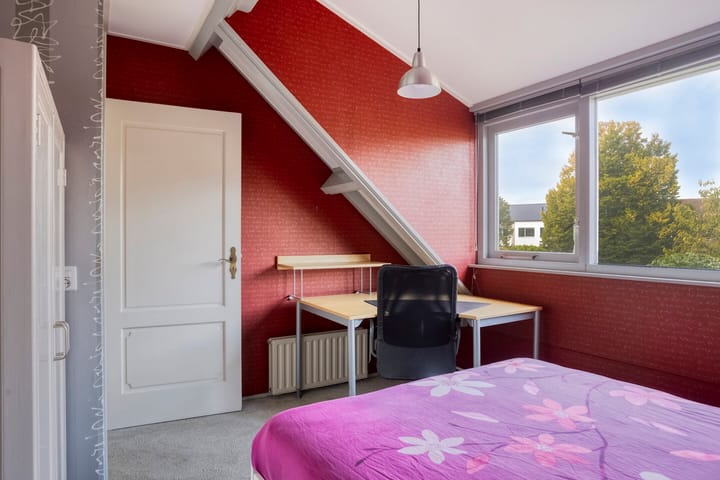 Photo 23 of Bisschopstraat 37