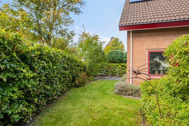 Photo 41 of Bisschopstraat 37