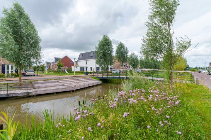 Photo 49 of Oeverwalpark 2