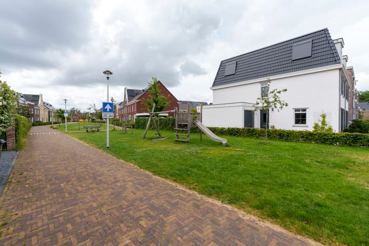 Photo 50 of Oeverwalpark 2