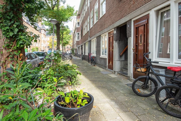 Photo 2 of Diezestraat 13-H