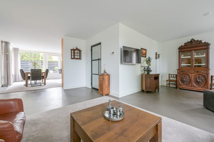 Photo 5 of Roosendaalseweg 63