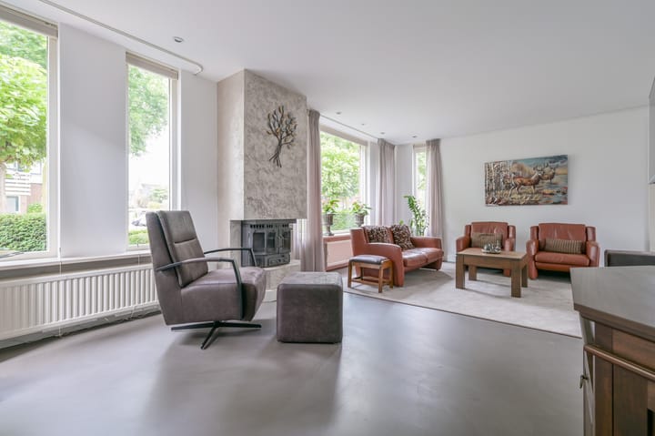 Photo 6 of Roosendaalseweg 63