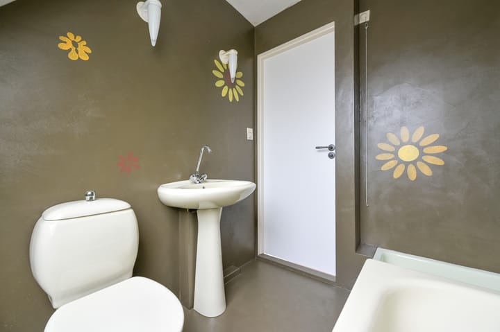 Photo 36 of Roosendaalseweg 63