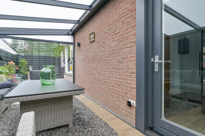 Photo 43 of Roosendaalseweg 63