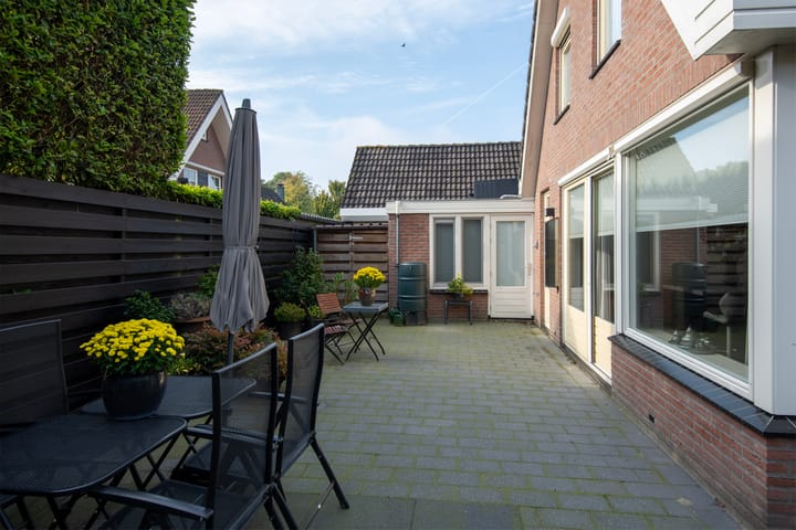 Photo 44 of Roosendaalseweg 63