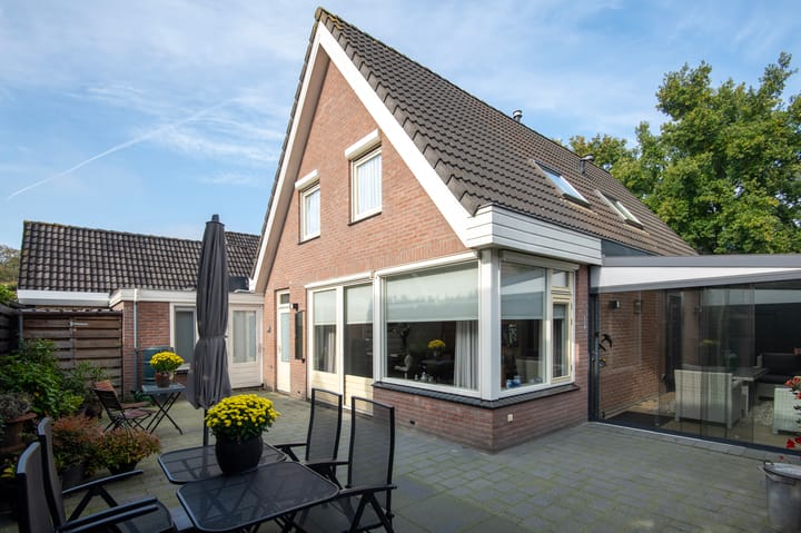 Photo 37 of Roosendaalseweg 63