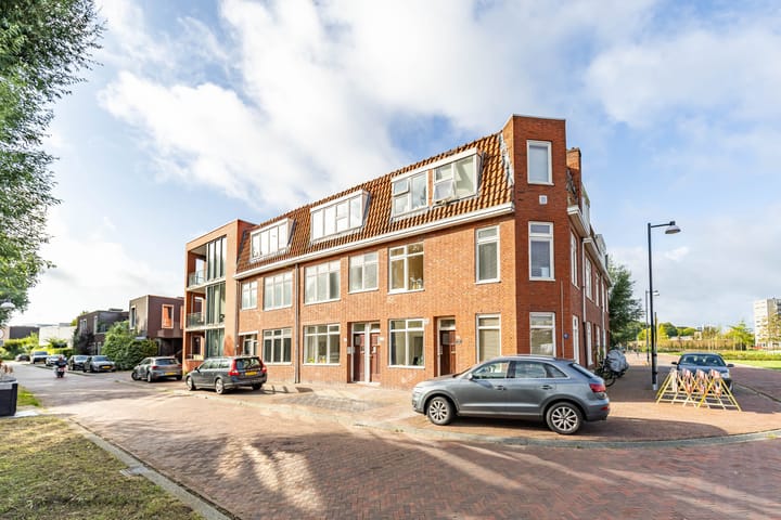 Photo 6 of Winschoterdiep 185