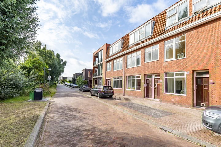 Photo 9 of Winschoterdiep 185