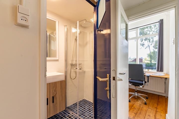 Photo 36 of Winschoterdiep 185