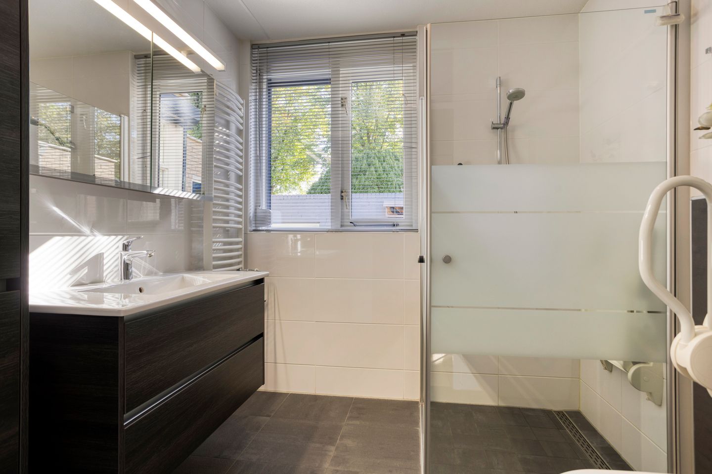 Foto 14 van Burgemeester Esserstraat 62