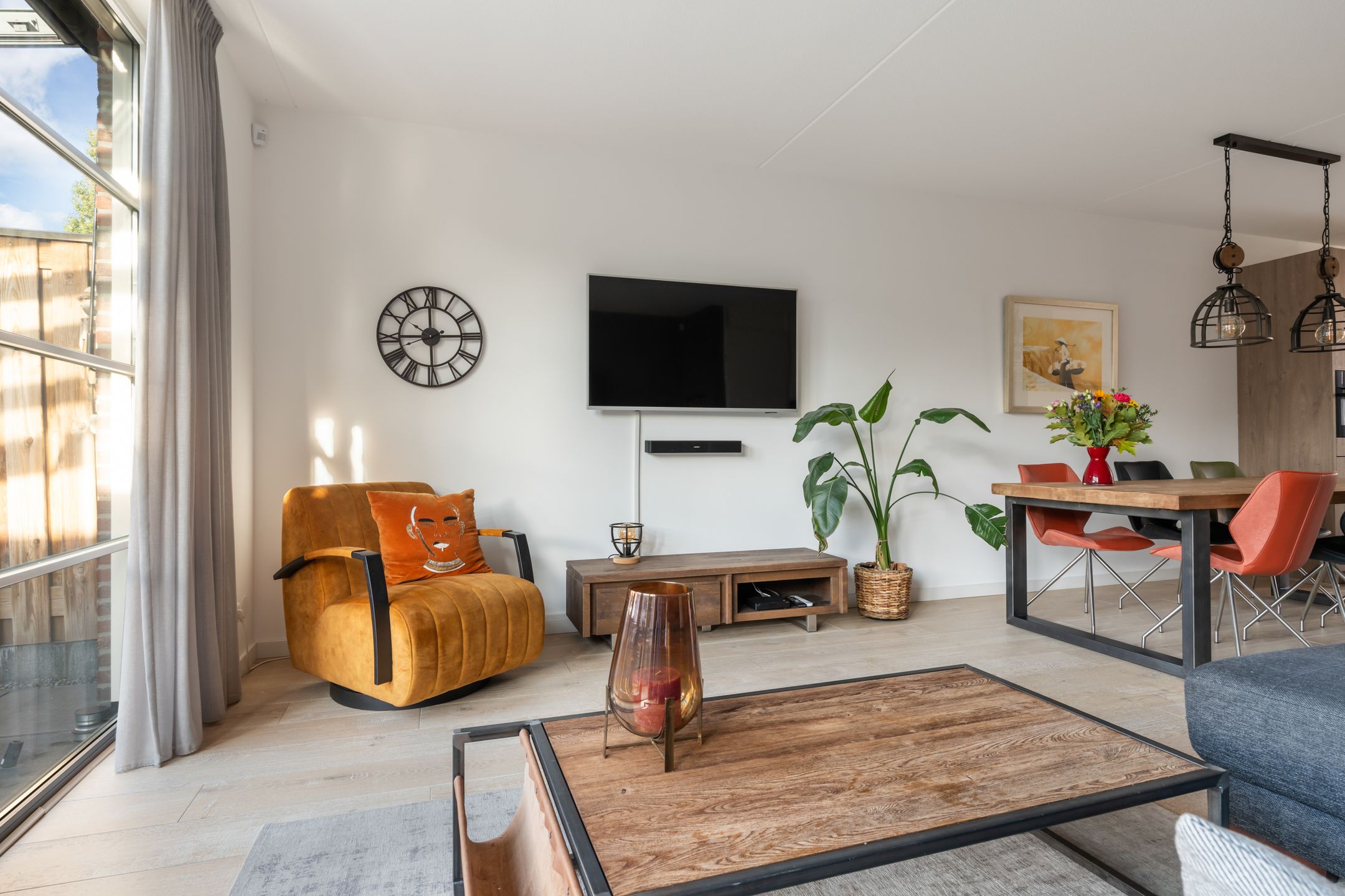 Foto 24 van Voorneveldstraat 14