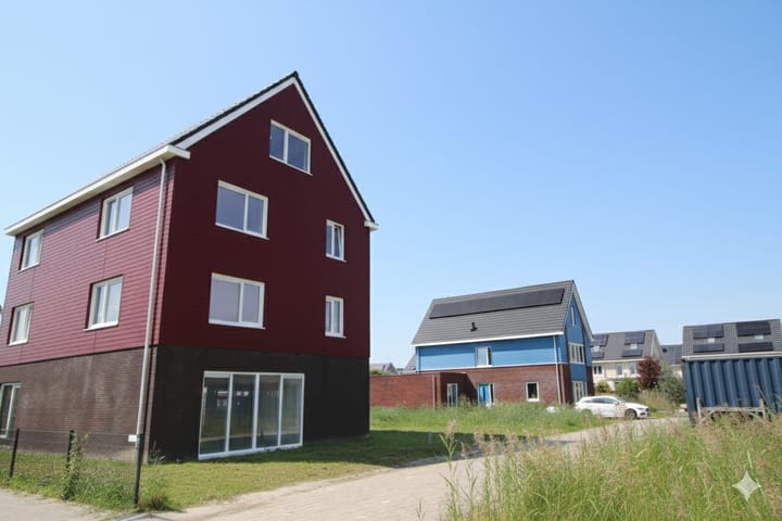 Photo 2 of Waterviolier 25