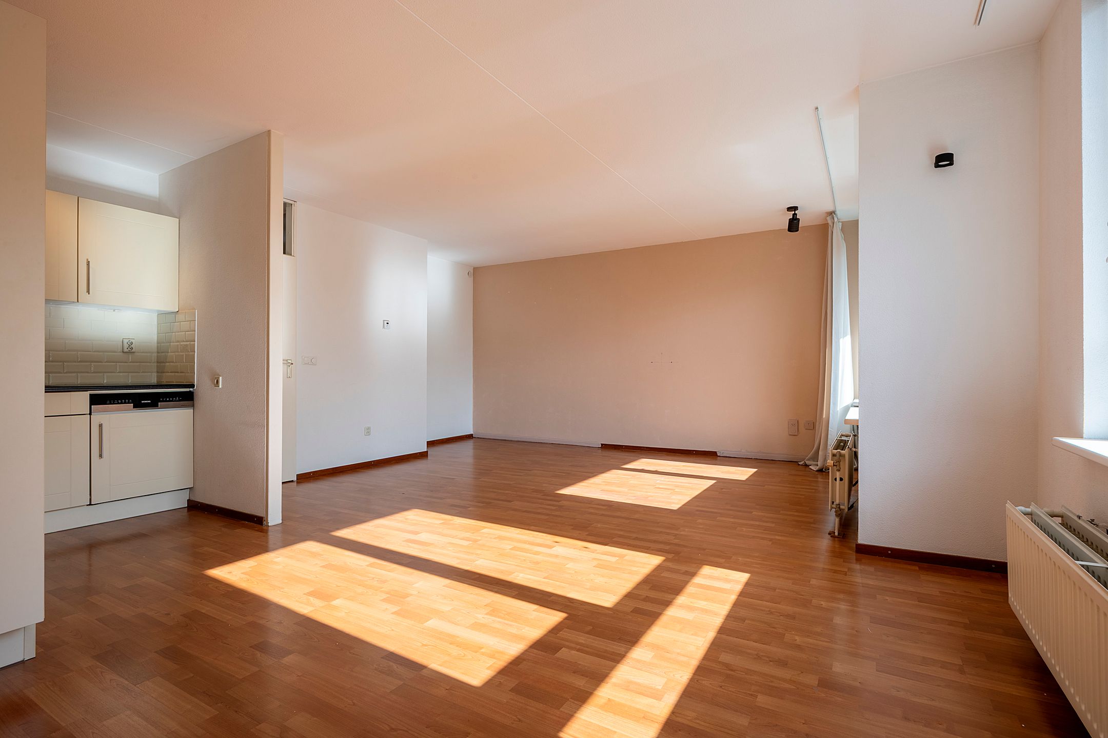 Photo 9 of Raadhuisstraat 57