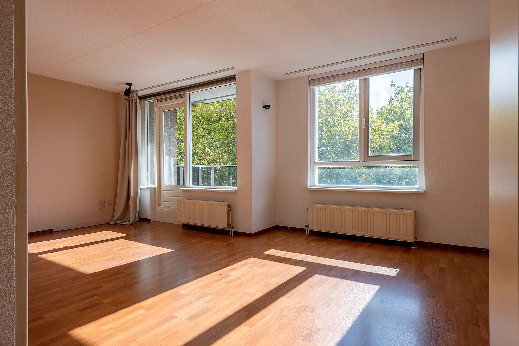 Photo 12 of Raadhuisstraat 57