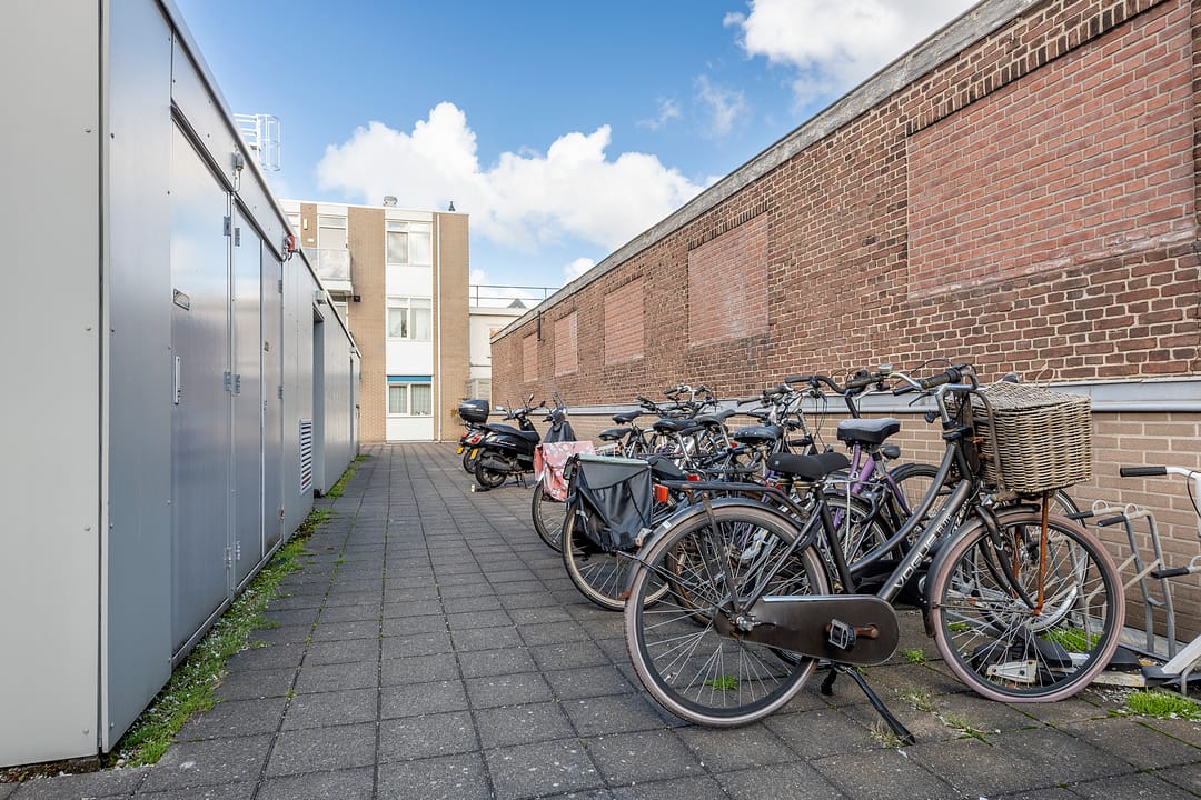 Photo 32 of Raadhuisstraat 57