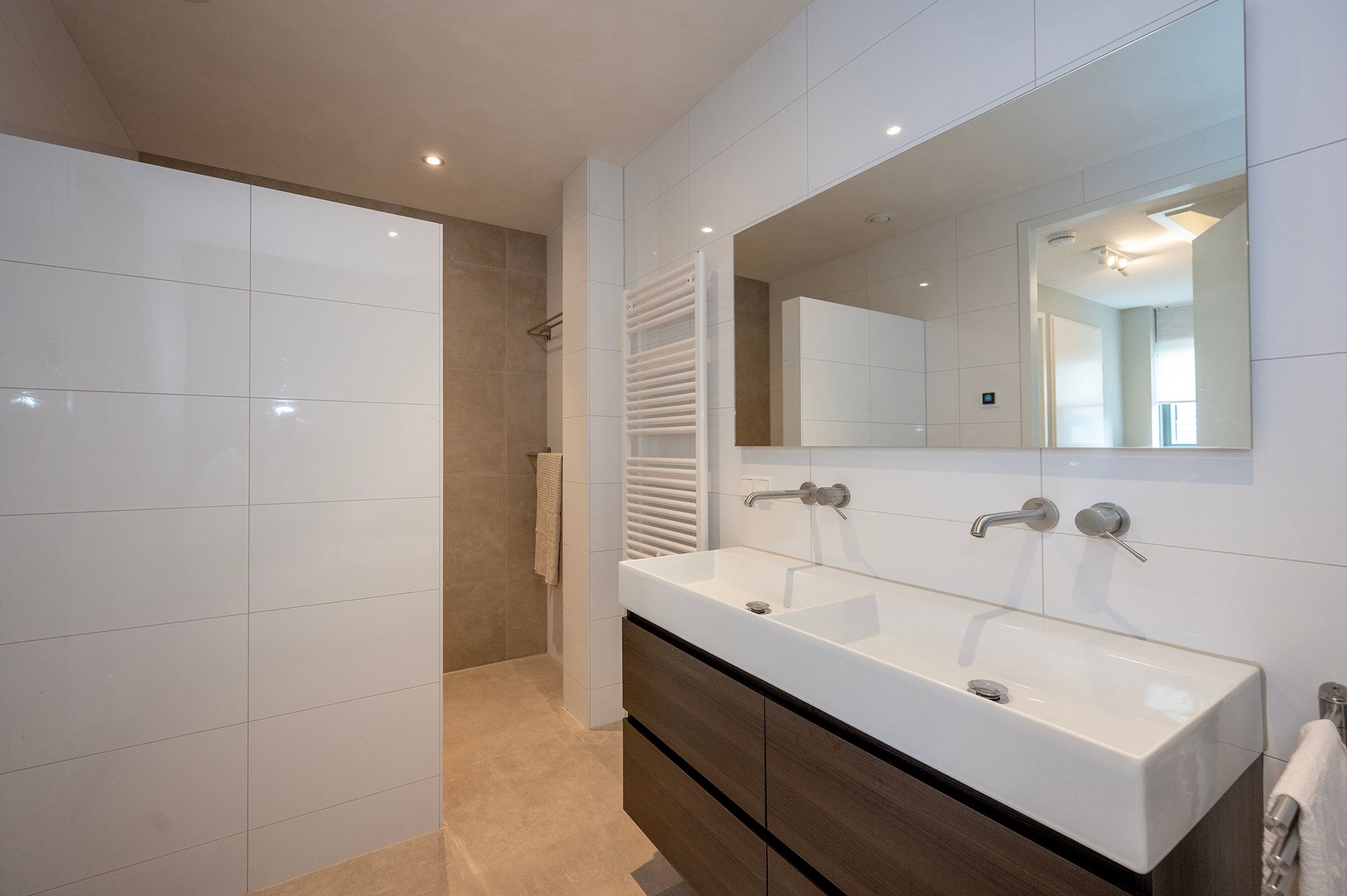 Photo 27 of Walnootlint 5