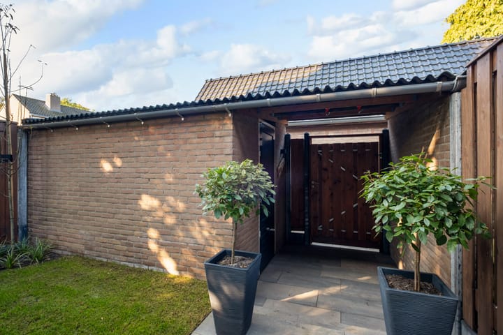 Photo 43 of Zwaluwstraat 224