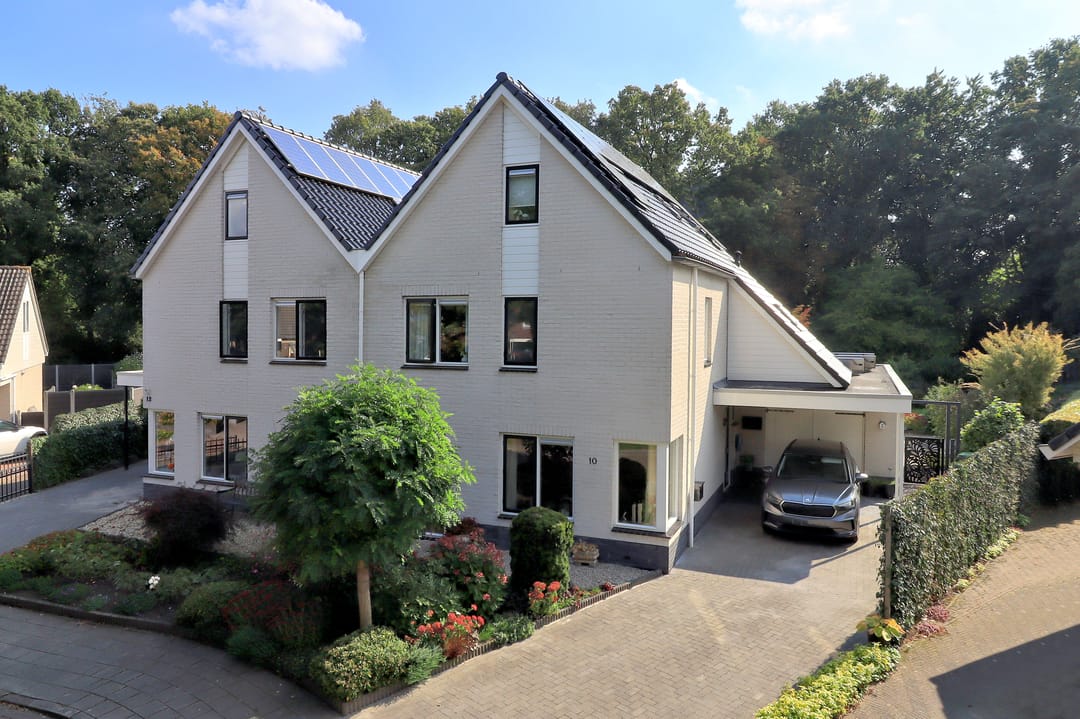 Photo 1 of Slingerbos 10