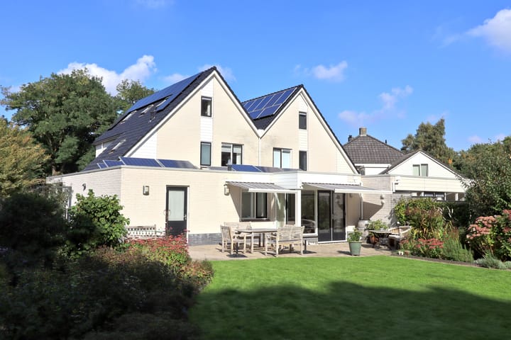 Photo 2 of Slingerbos 10