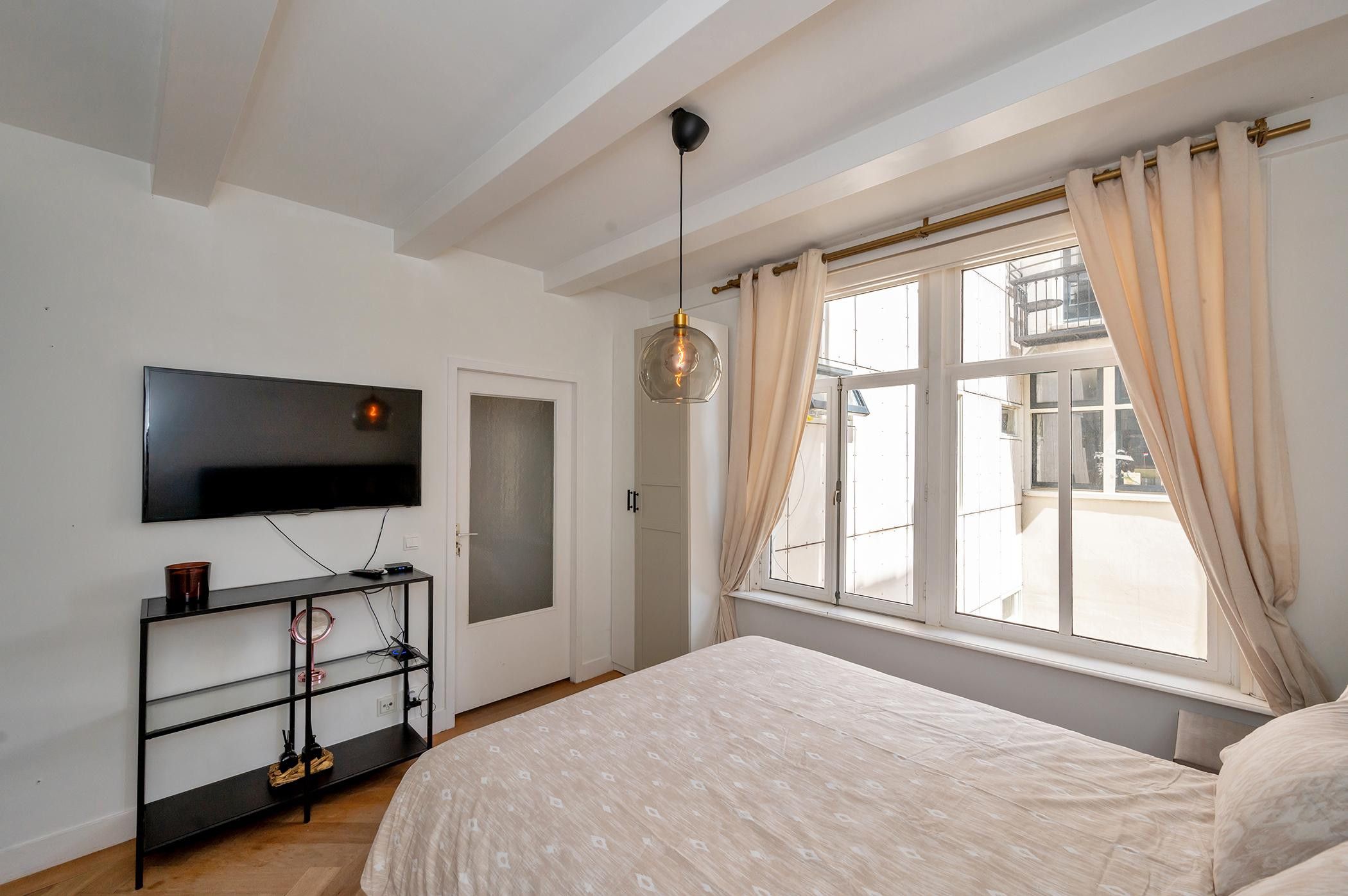 Foto 18 van Oudezijds Voorburgwal 161-B