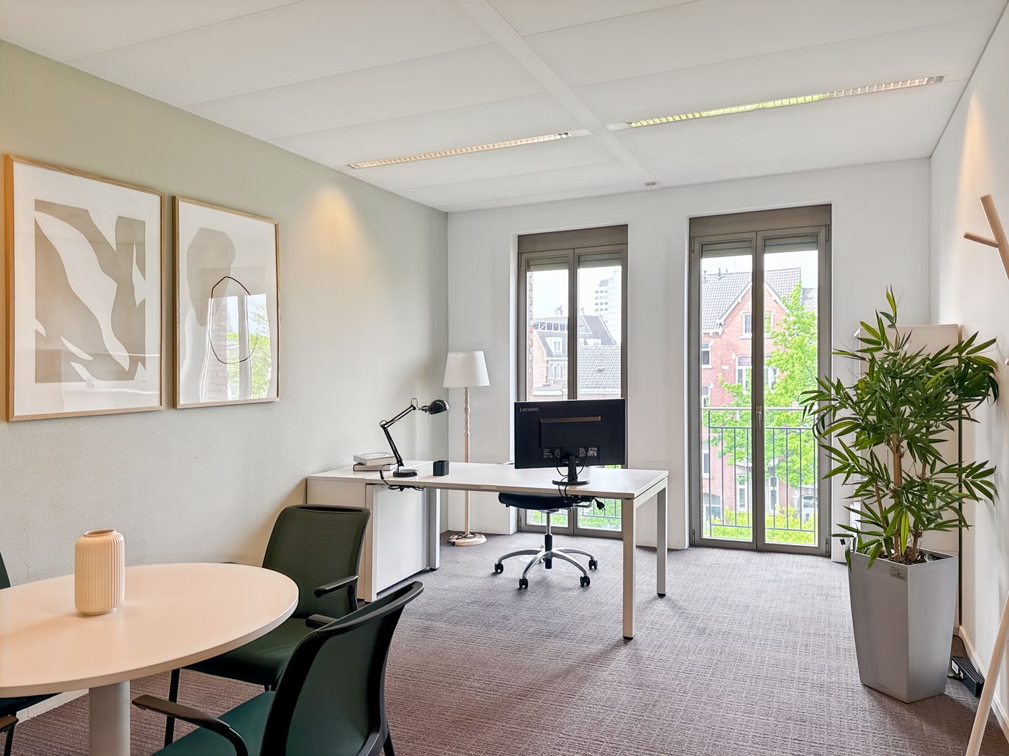 View photo 1 of Stationsplein 8-K