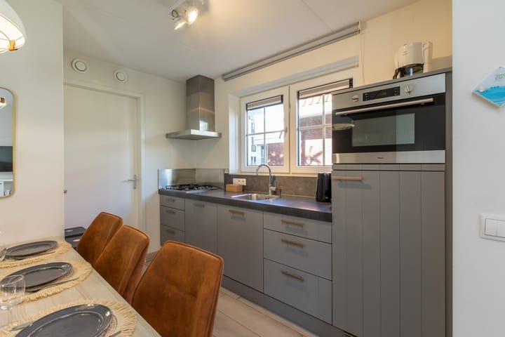 Photo 17 of John O. Forfarstraat 41