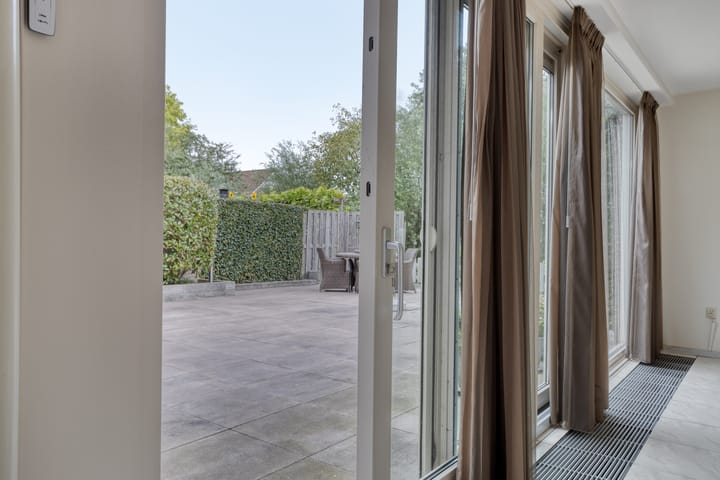 Foto 10 van van Beethovenlaan 4