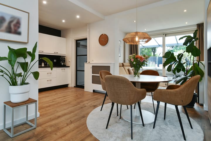 Photo 9 of Burg. Janssenring 32