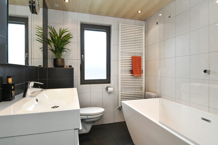 Photo 22 of Burg. Janssenring 32