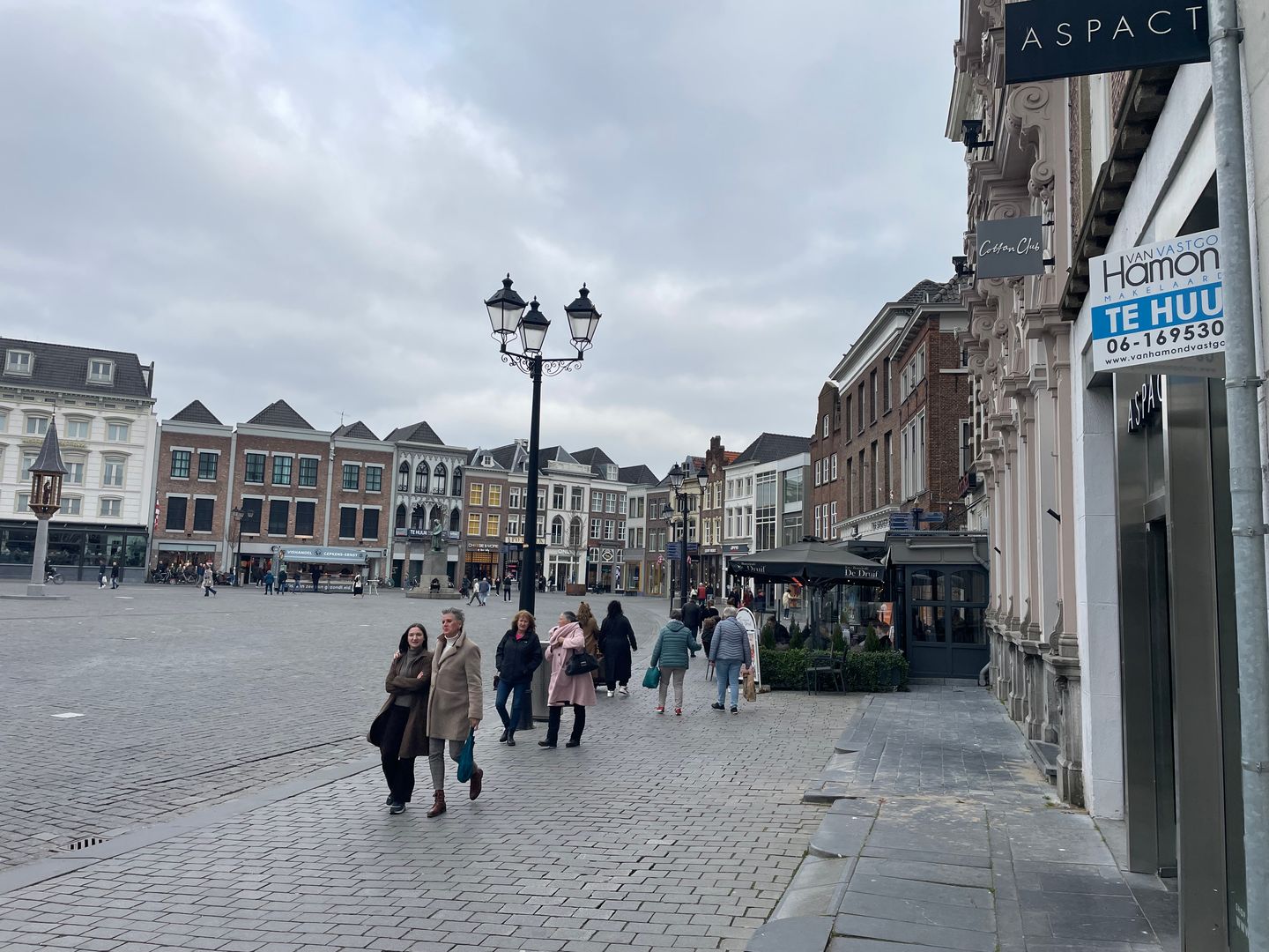 Bekijk foto 4 van Markt 9
