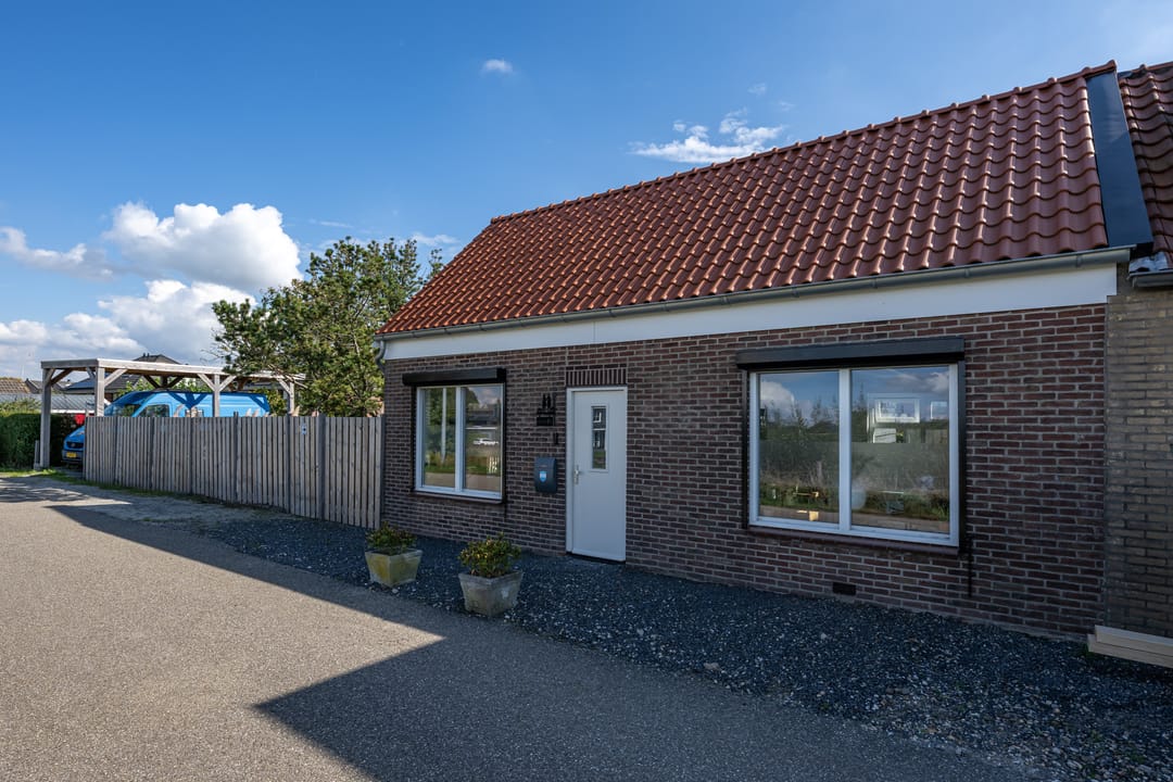 Photo 1 of Zuiddijk 49