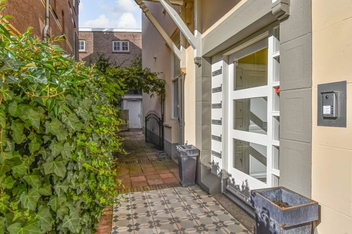 Foto 5 van Helmstraat 5-E