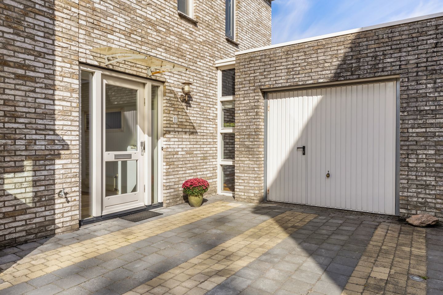 Photo 5 of Thomas Moresingel 11