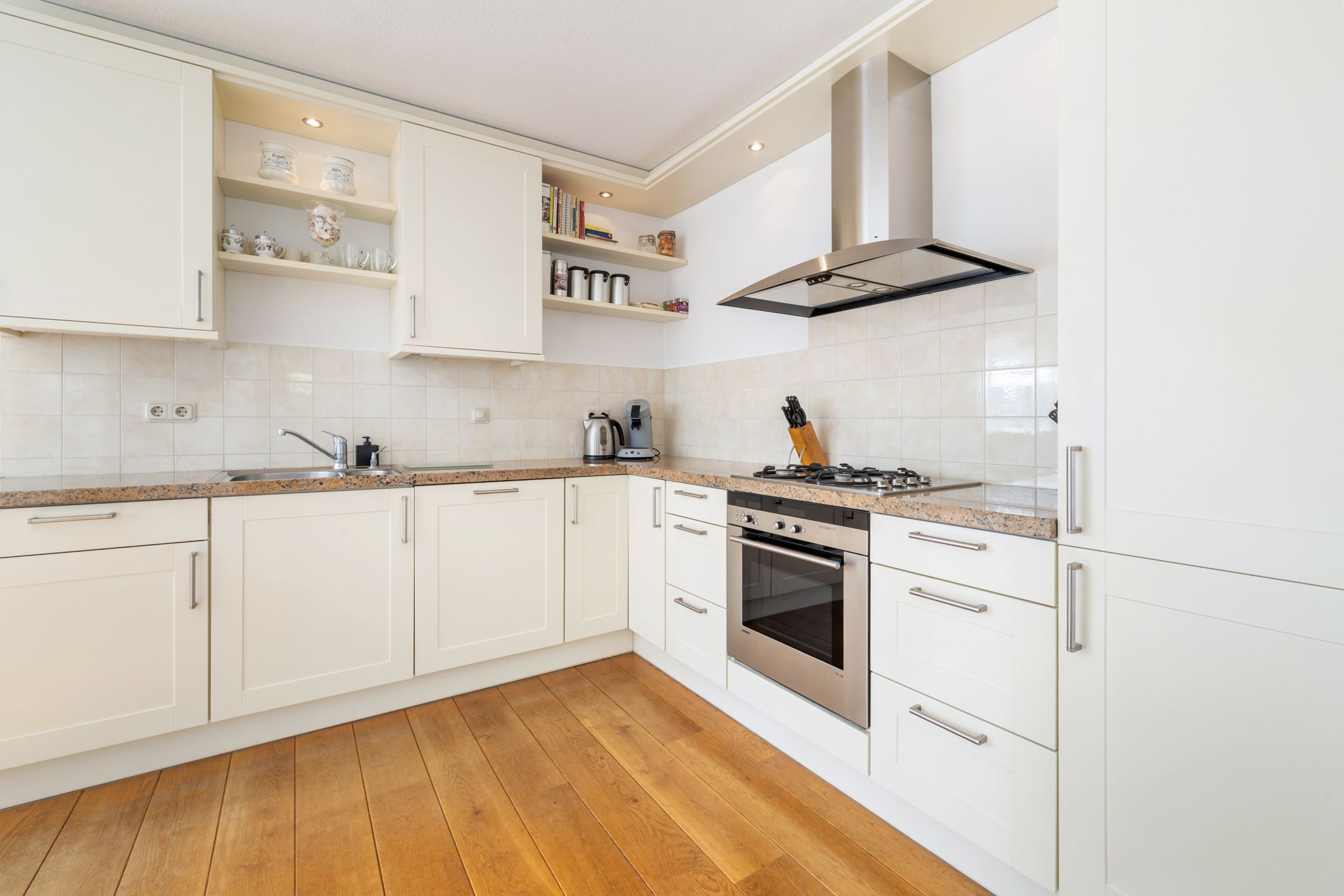 Photo 15 of Thomas Moresingel 11