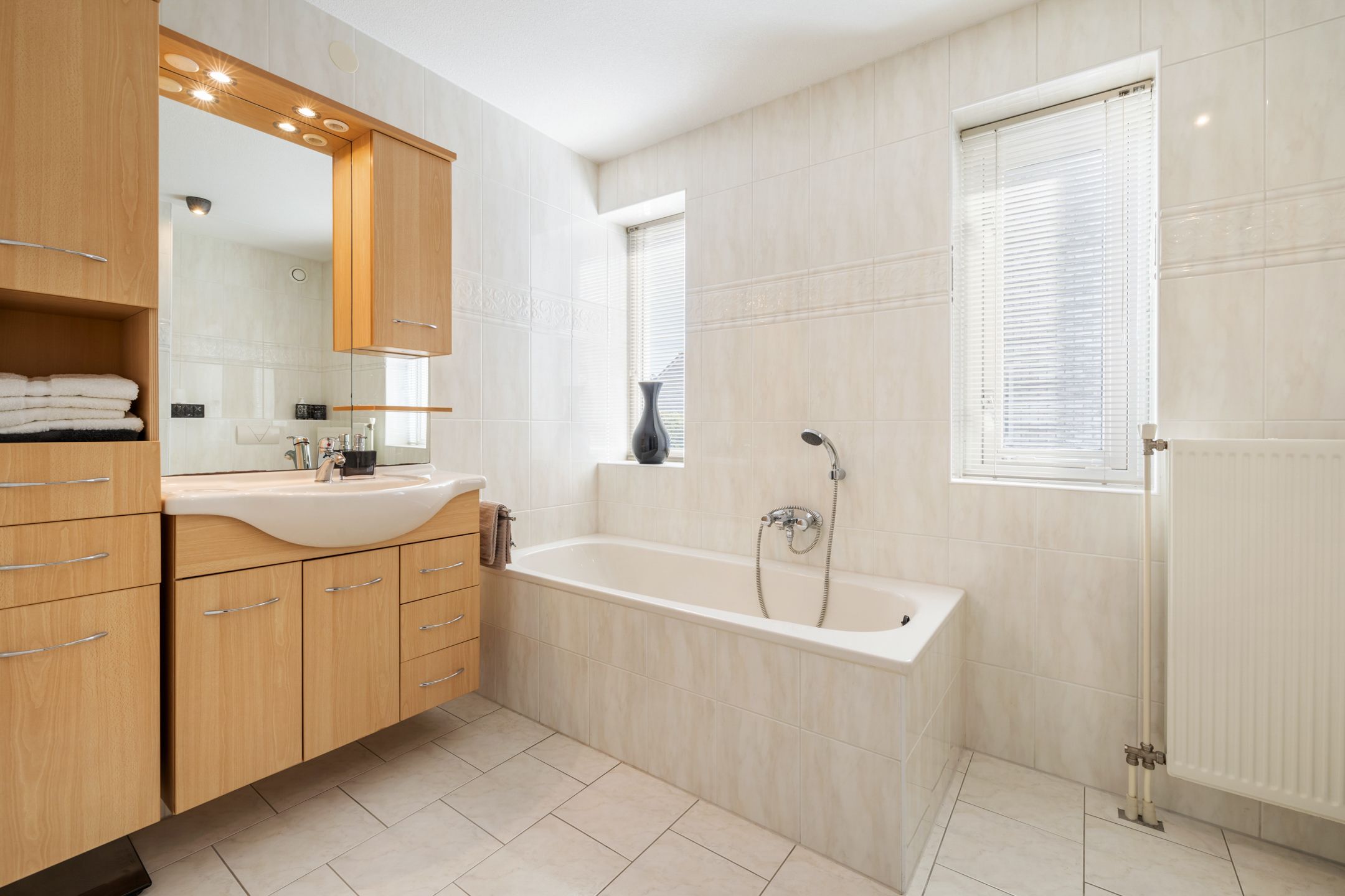 Photo 21 of Thomas Moresingel 11