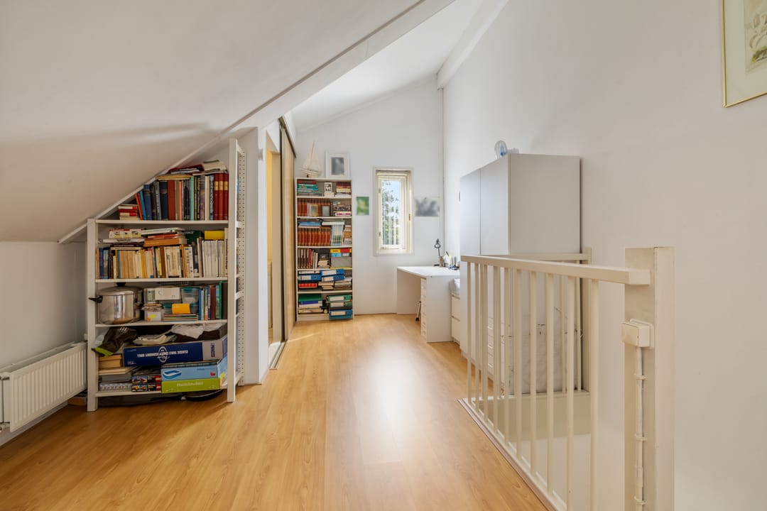 Photo 26 of Thomas Moresingel 11