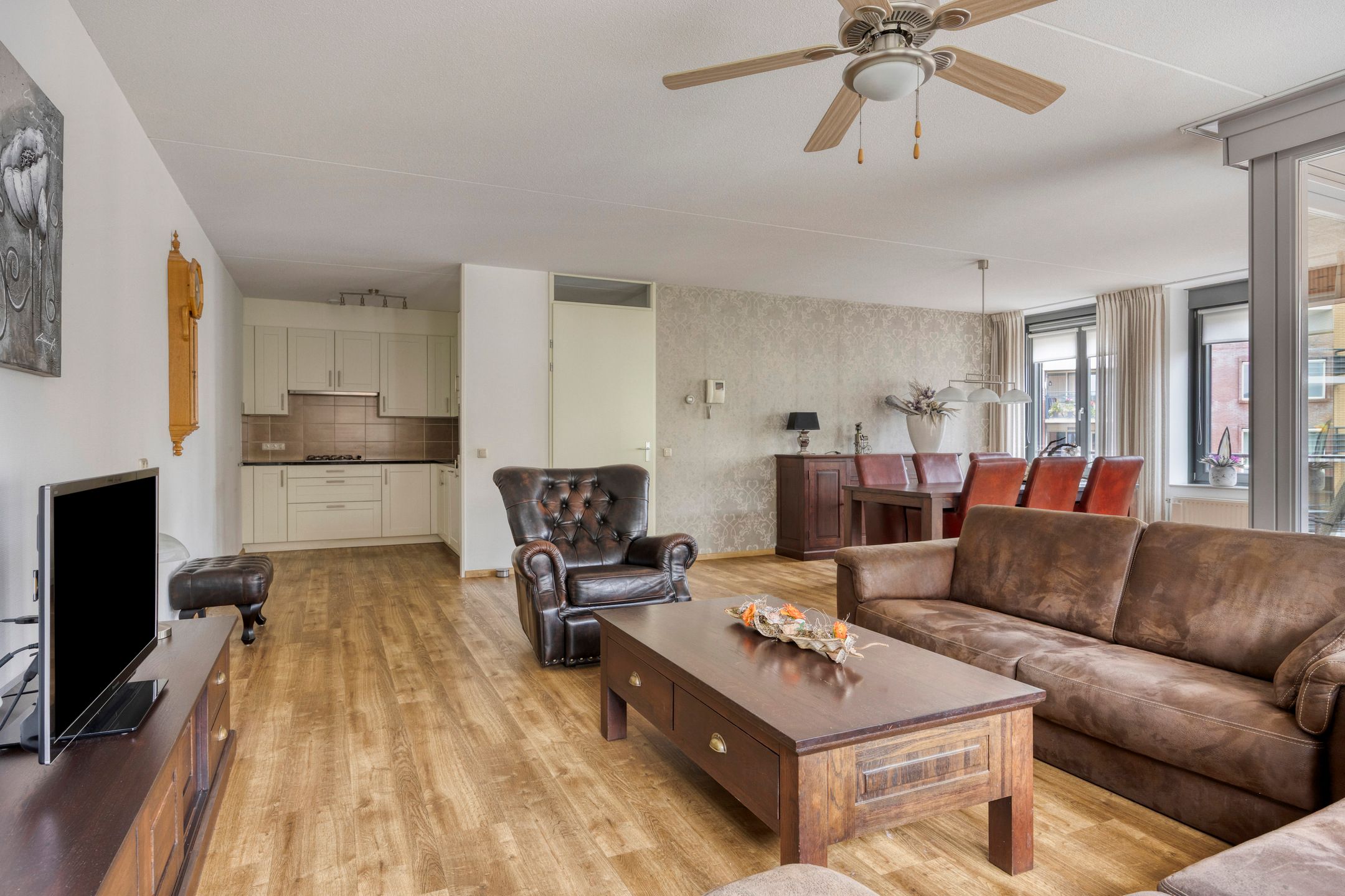 Foto 9 van Máximastraat 6-17