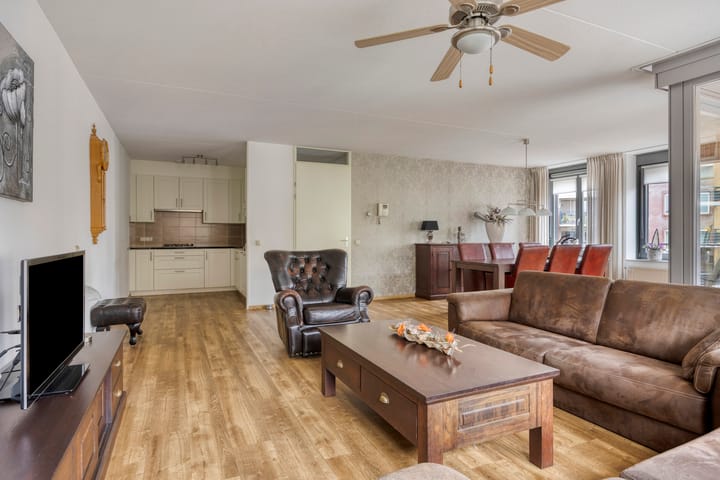 Foto 9 van Máximastraat 6-17