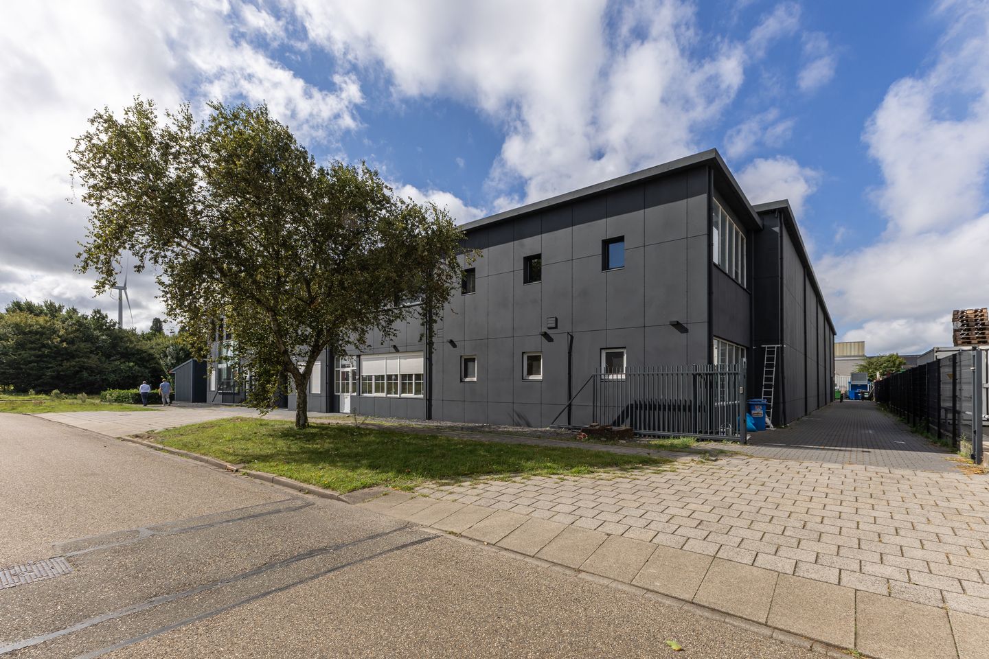 Bekijk foto 2 van Staalstraat 10