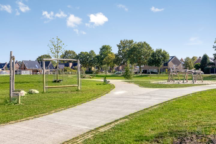 Photo 32 of Achterbolst 24