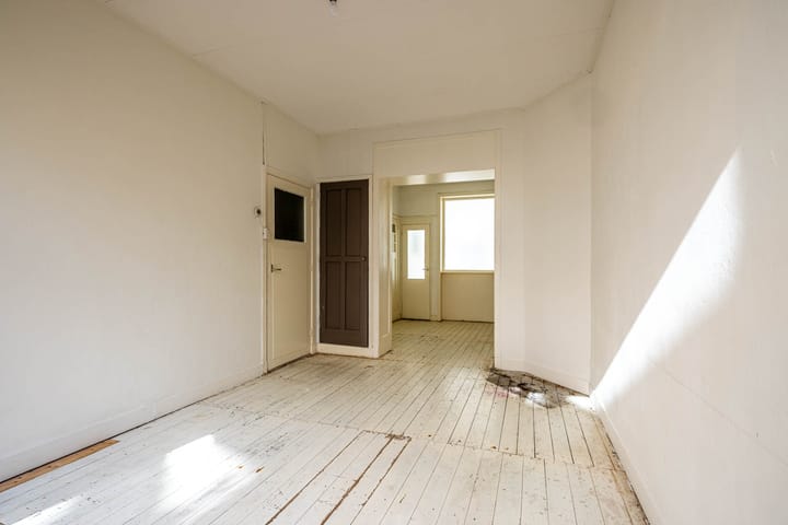 Photo 4 of Rauwenhoffstraat 15-B