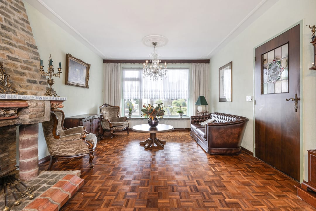 Photo 11 of Spoorstraat 47