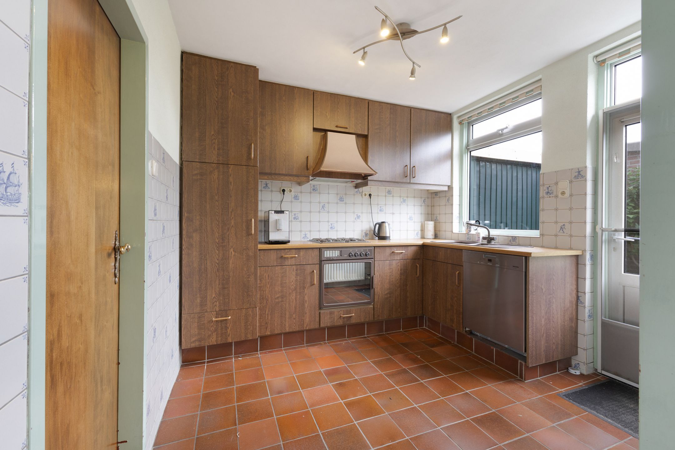 Photo 12 of Spoorstraat 47