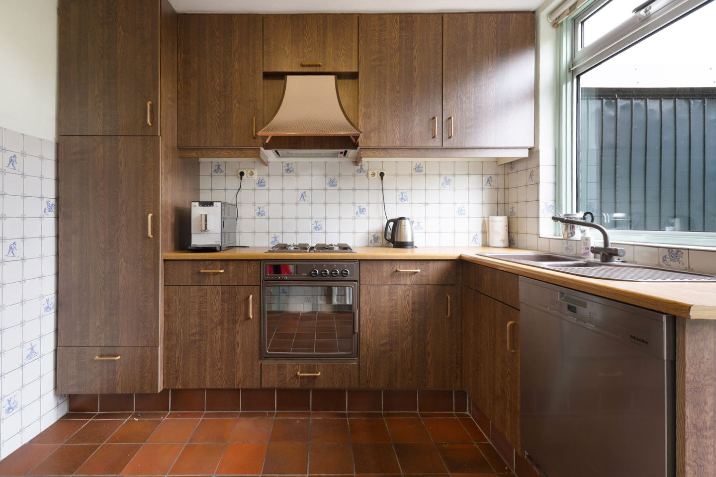 Photo 14 of Spoorstraat 47