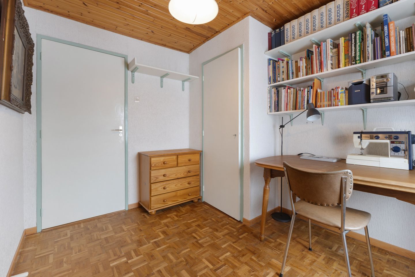 Photo 25 of Spoorstraat 47