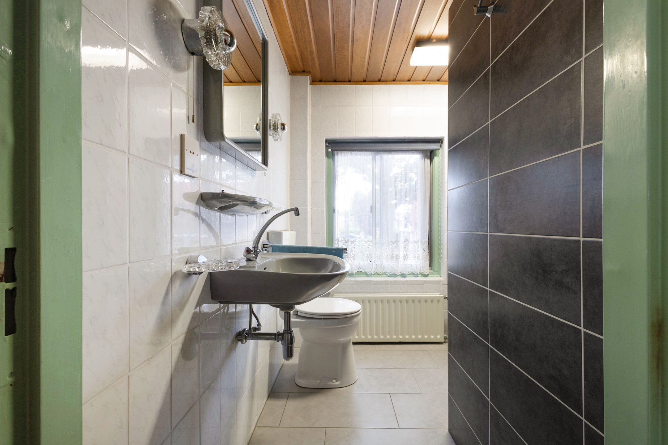 Photo 27 of Spoorstraat 47