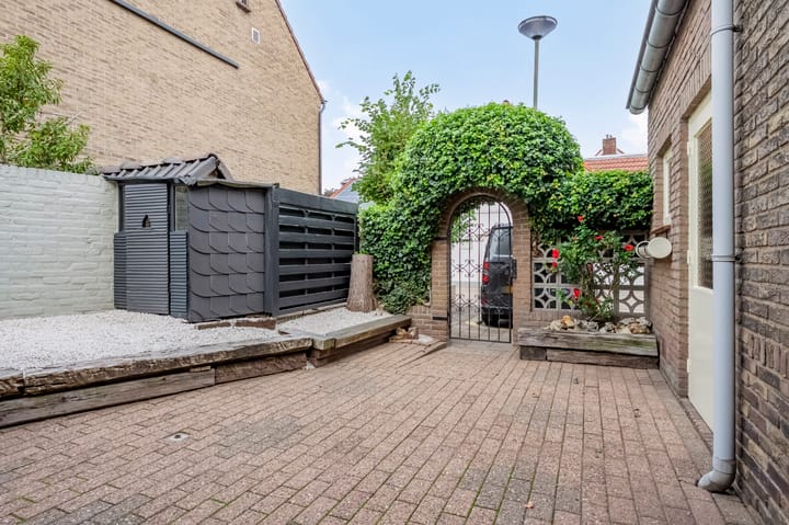 Photo 3 of Raadhuisstraat 14